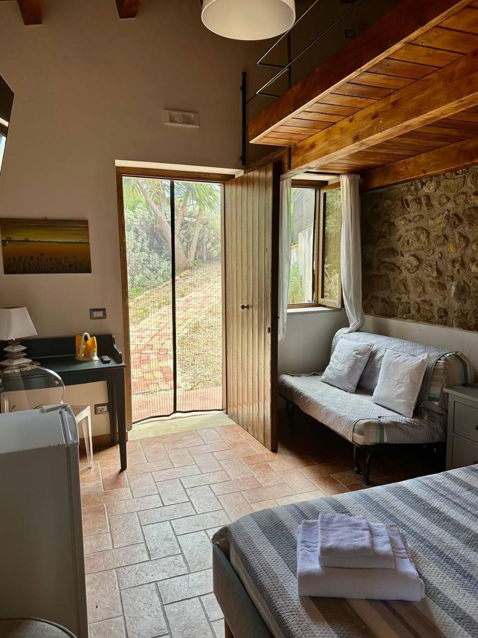 Hotel Roba Albanisi Aragona Esterno foto